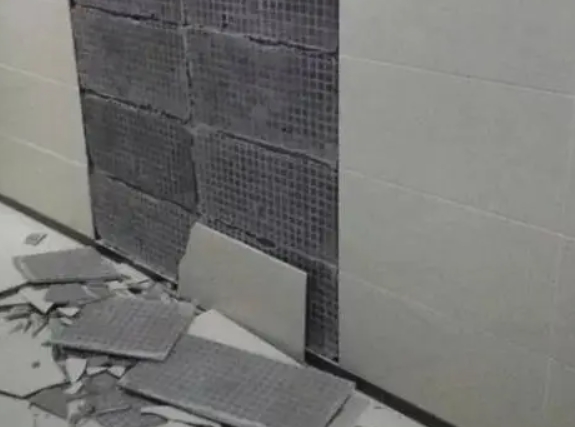 乐东瓷砖空鼓维修公司分享下乐东墙砖松动维修的知识